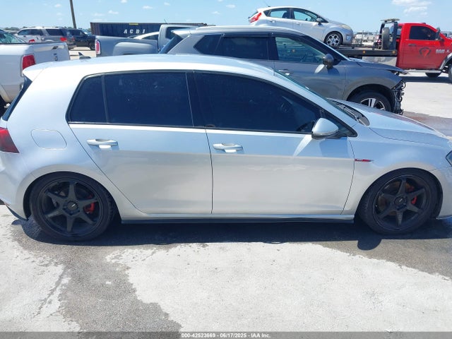 3VW5T7AU5GM036066 Volkswagen 2016