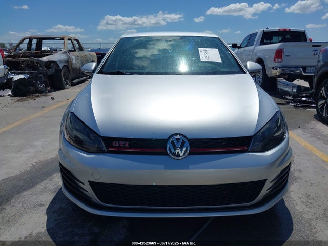 3VW5T7AU5GM036066 Volkswagen 2016