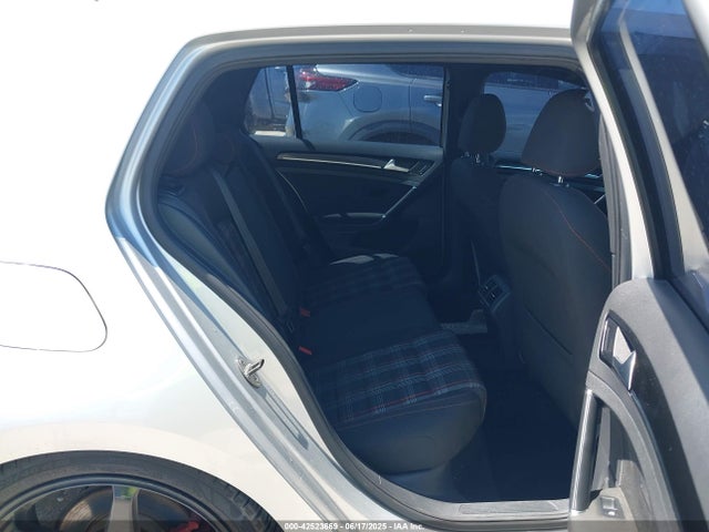 3VW5T7AU5GM036066 Volkswagen 2016