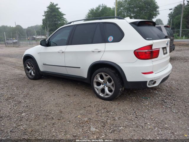 2011 BMW X5 5UXZW0C5XBL662455 Photo 2