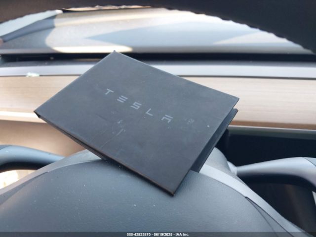 5YJ3E1EA7LF747106 Tesla MODEL 3