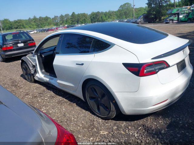 5YJ3E1EA7LF747106 Tesla MODEL 3