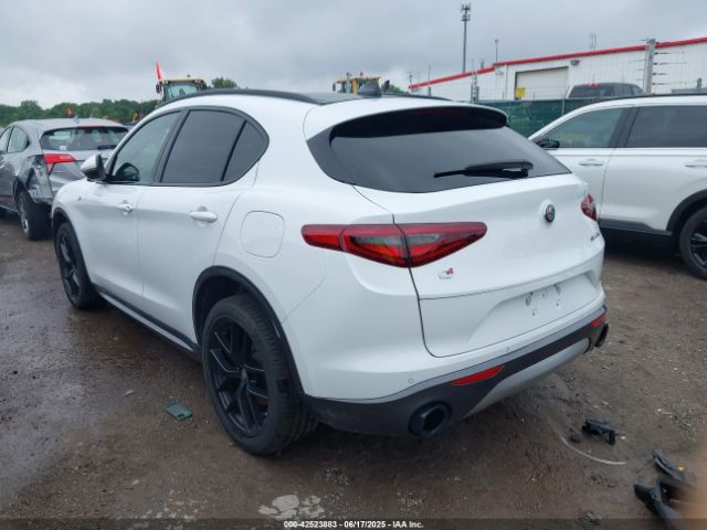 2023 ALFA ROMEO STELVIO ZASPAKBN2P7D56698 Photo 2