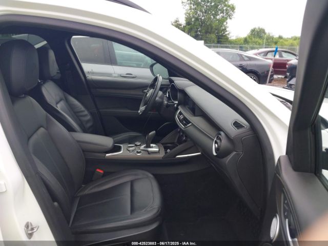 2023 ALFA ROMEO STELVIO ZASPAKBN2P7D56698 Photo 4
