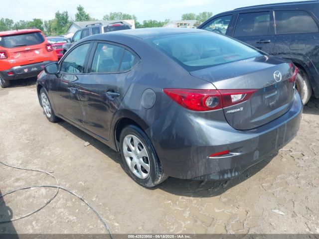2018 MAZDA MAZDA3 3MZBN1U78JM232087 Photo 2