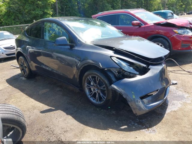 2025 TESLA MODEL Y 7SAYGDED5SA352934 Photo 0