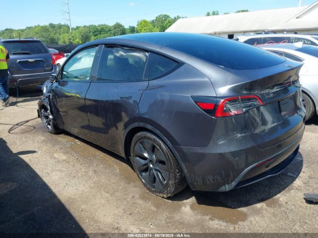 2025 TESLA MODEL Y 7SAYGDED5SA352934 Photo 2