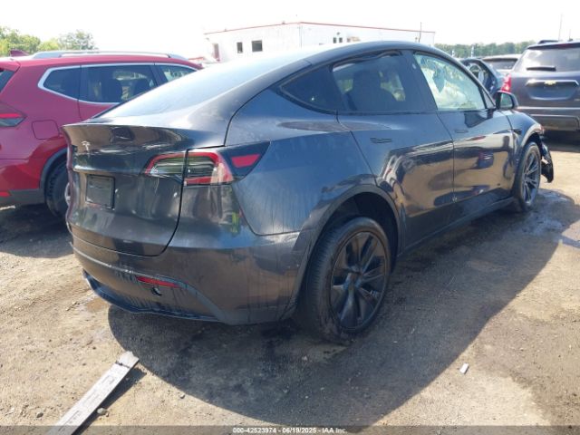 2025 TESLA MODEL Y 7SAYGDED5SA352934 Photo 3