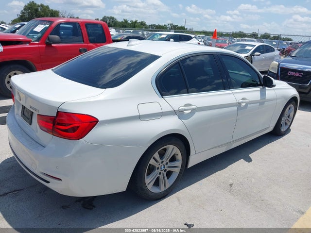WBA8B9C3XHK885408 BMW 330I
