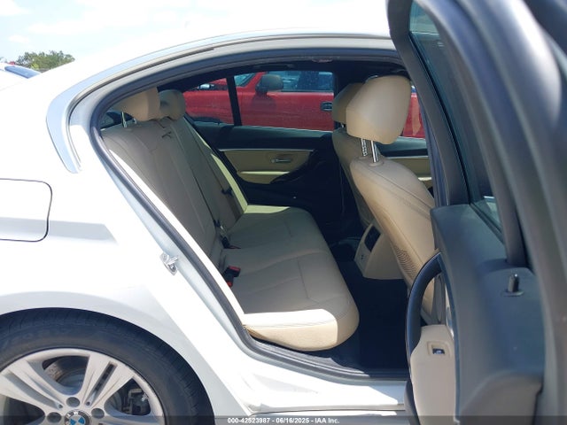 WBA8B9C3XHK885408 BMW 330I