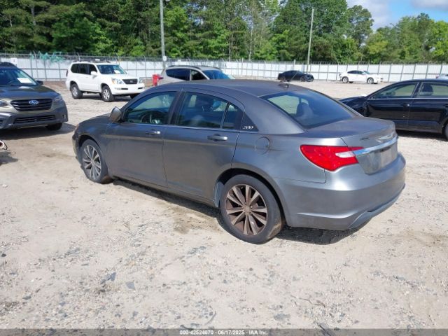 2013 CHRYSLER 200 1C3CCBBB1DN525628 Photo 2