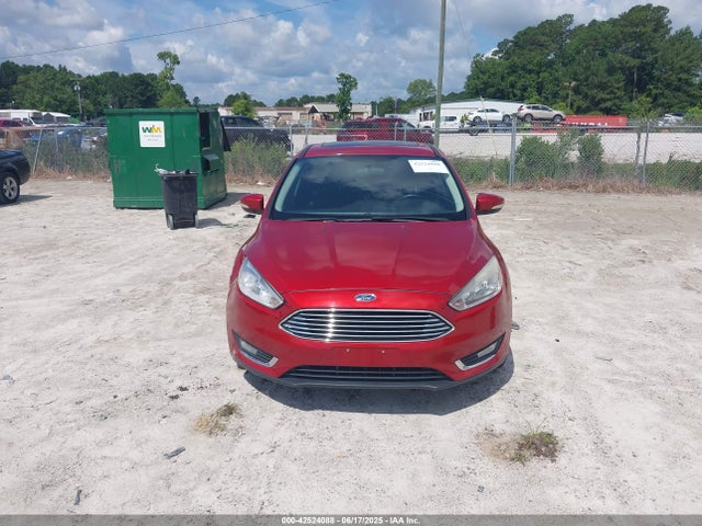 42524088 :رقم المزاد ، 1FADP3J23JL295888 vin ، 2018 Ford Focus Titanium مزاد بيع
