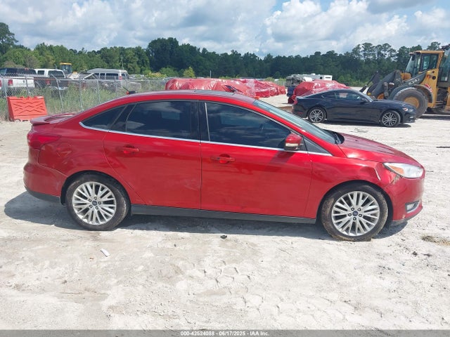42524088 :رقم المزاد ، 1FADP3J23JL295888 vin ، 2018 Ford Focus Titanium مزاد بيع