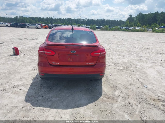 42524088 :رقم المزاد ، 1FADP3J23JL295888 vin ، 2018 Ford Focus Titanium مزاد بيع