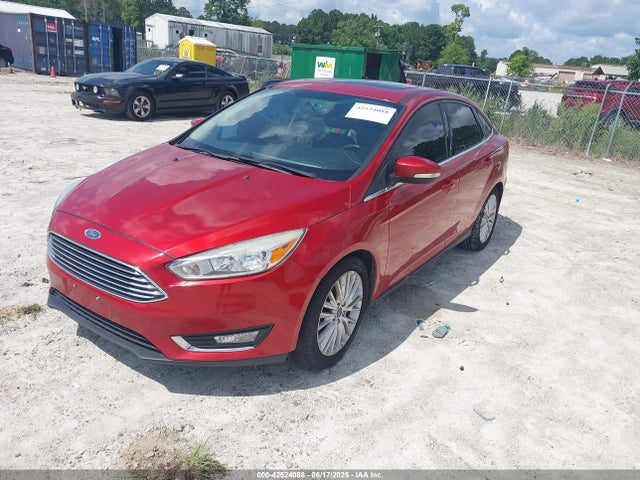 42524088 :رقم المزاد ، 1FADP3J23JL295888 vin ، 2018 Ford Focus Titanium مزاد بيع