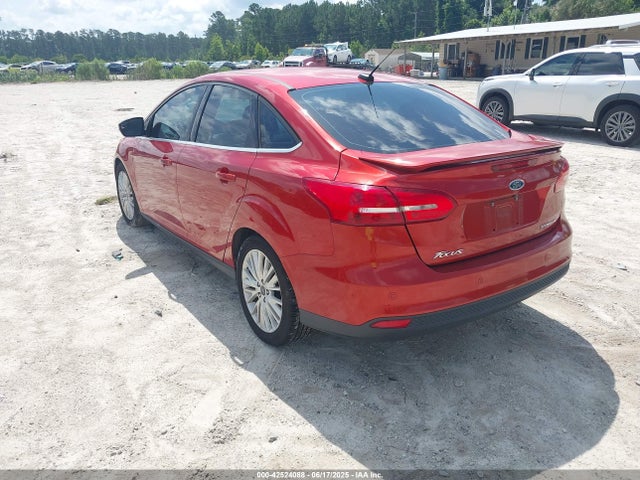 42524088 :رقم المزاد ، 1FADP3J23JL295888 vin ، 2018 Ford Focus Titanium مزاد بيع