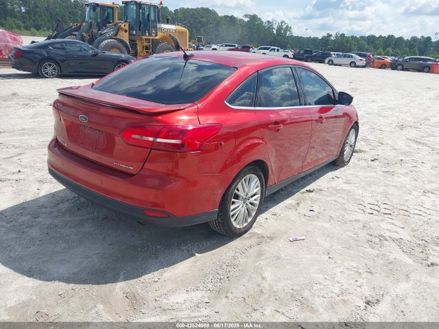 42524088 :رقم المزاد ، 1FADP3J23JL295888 vin ، 2018 Ford Focus Titanium مزاد بيع