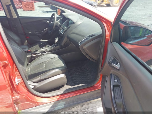 42524088 :رقم المزاد ، 1FADP3J23JL295888 vin ، 2018 Ford Focus Titanium مزاد بيع