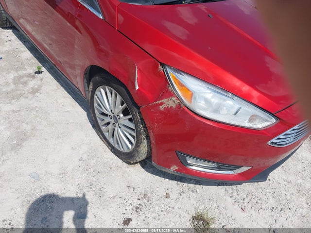 42524088 :رقم المزاد ، 1FADP3J23JL295888 vin ، 2018 Ford Focus Titanium مزاد بيع