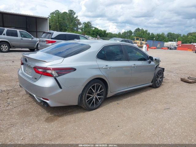 2021 TOYOTA CAMRY 4T1T11AK0MU425521 Photo 3
