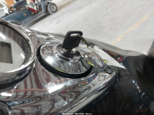 2003 HONDA VT750 JH2RC44323M703288 Photo 10