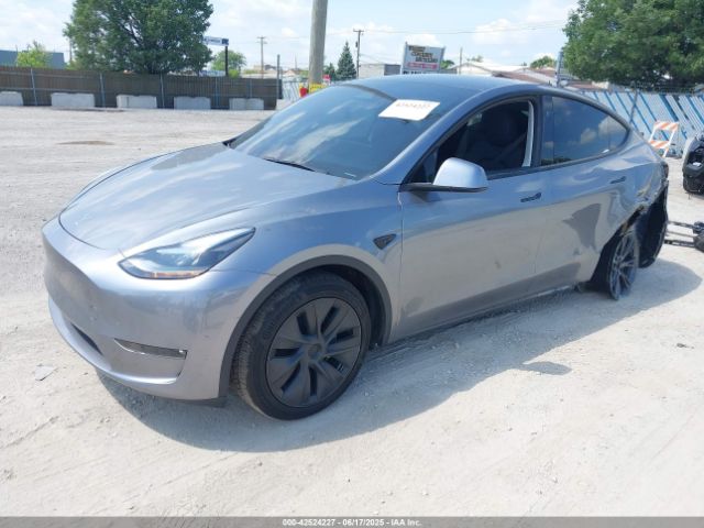2025 TESLA MODEL Y 7SAYGDEE8SF224733 Photo 1