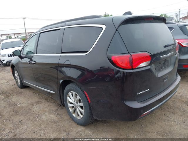 2017 CHRYSLER PACIFICA 2C4RC1BG7HR764900 Photo 2