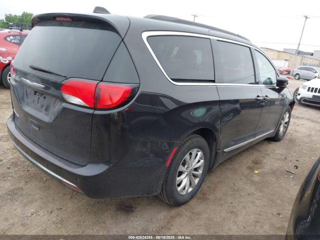 2017 CHRYSLER PACIFICA 2C4RC1BG7HR764900 Photo 3