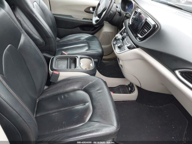 2017 CHRYSLER PACIFICA 2C4RC1BG7HR764900 Photo 4