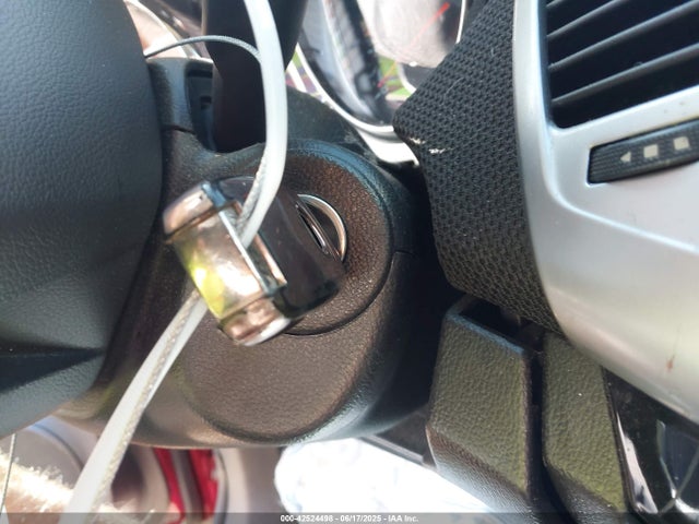 1G1P75SZ8E7100681 Chevrolet luz