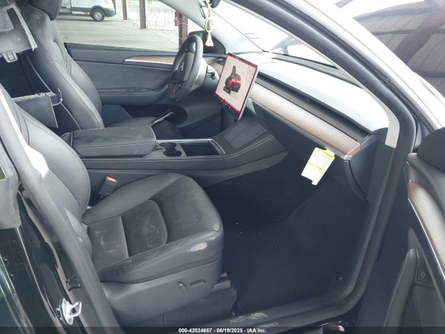 2024 TESLA MODEL Y 7SAYGAEE1RF151875 Photo 4