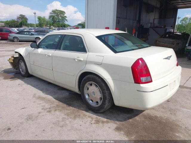 2005 CHRYSLER 300 2C3AA53G05H613329 Photo 2