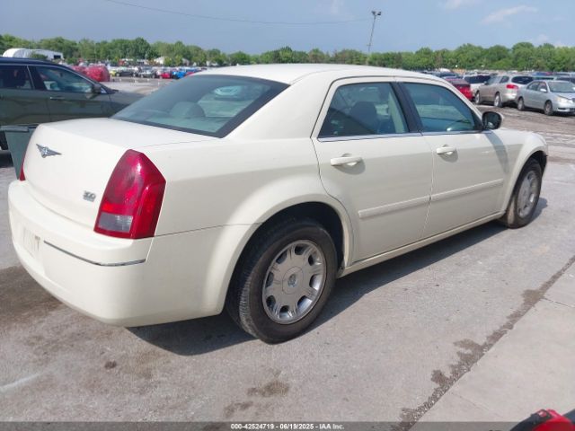 2005 CHRYSLER 300 2C3AA53G05H613329 Photo 3