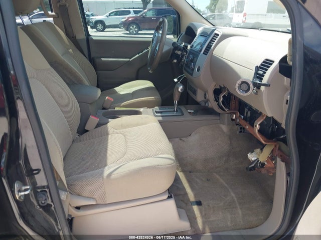 1N6DD0ER2HN762643 Nissan 2017