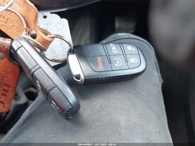 Chrysler 2015 2015 1C3CCCCB0FN574729 Image 11