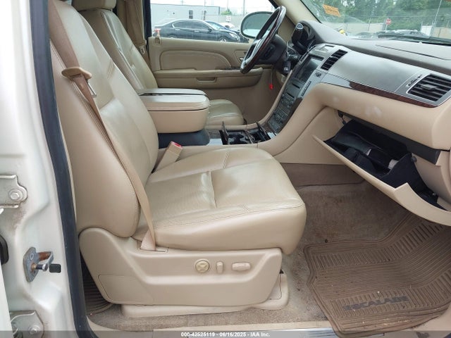 2009 CADILLAC ESCALADE ESV 1GYFK56219R114974 Photo 4
