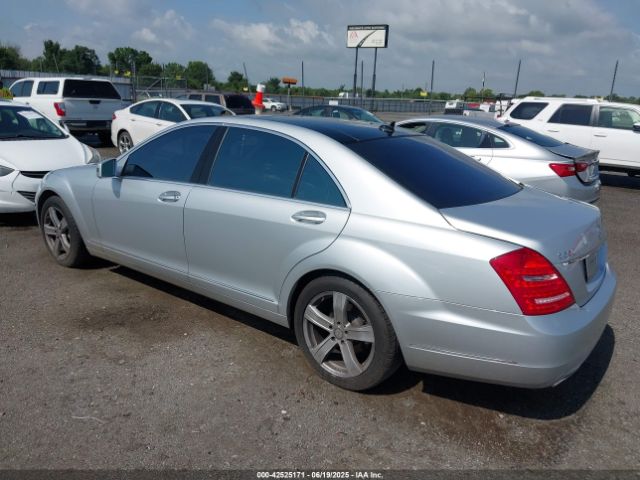 2011 MERCEDES-BENZ S 550 WDDNG7BB6BA417876 Photo 2