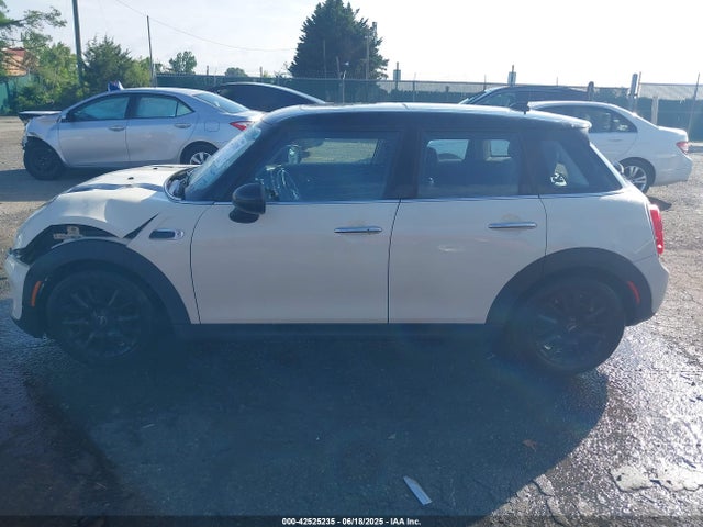 WMWXU1C5XK2J02832 Mini 2019