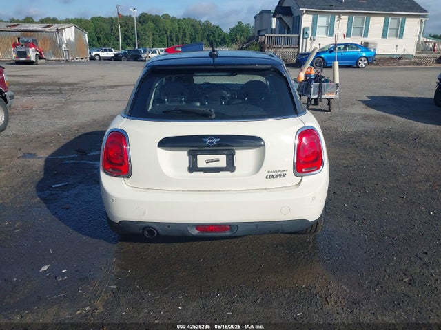 WMWXU1C5XK2J02832 Mini 2019