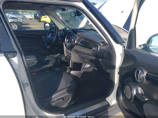 2019 MINI HARDTOP WMWXU1C5XK2J02832 Photo 4