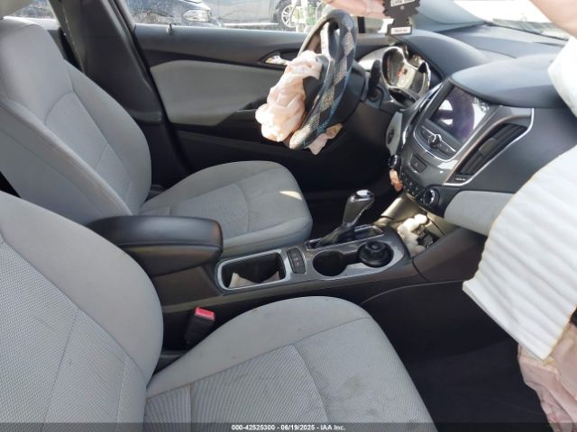 2019 CHEVROLET CRUZE 1G1BE5SM5K7126199 Photo 4