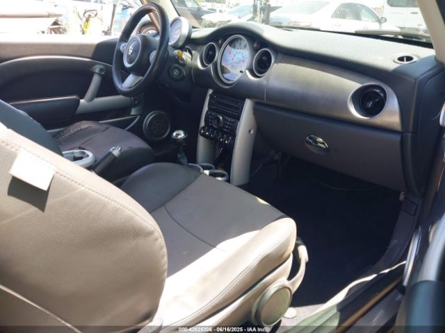 2006 MINI COOPER S WMWRE33536TL22511 Photo 4