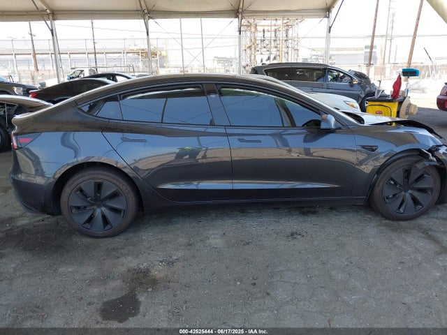 5YJ3E1EA5SF978214 Tesla 2025