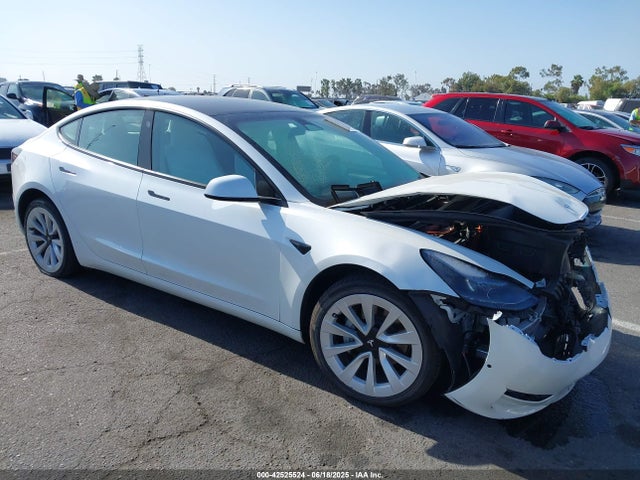 2022 TESLA MODEL 3 5YJ3E1EB5NF176176 Photo 0