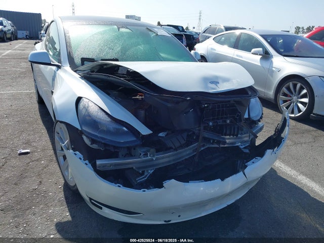 5YJ3E1EB5NF176176 Tesla MODEL 3