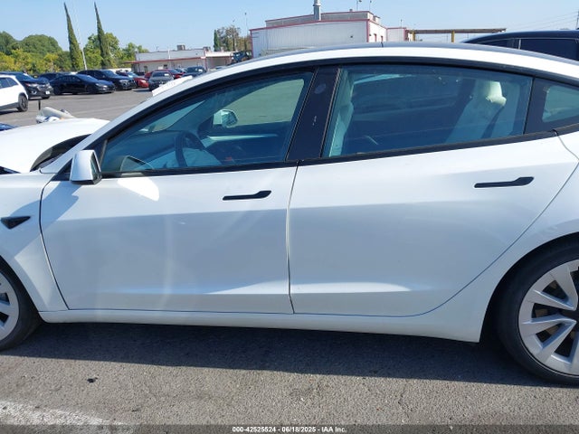 5YJ3E1EB5NF176176 Tesla MODEL 3