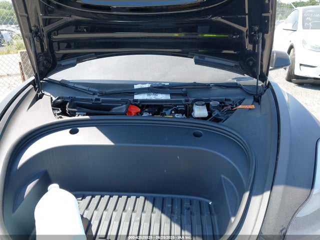5YJ3E1EB3NF106675 Tesla 2022