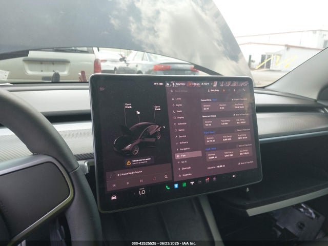 5YJ3E1EB3NF106675 Tesla 2022