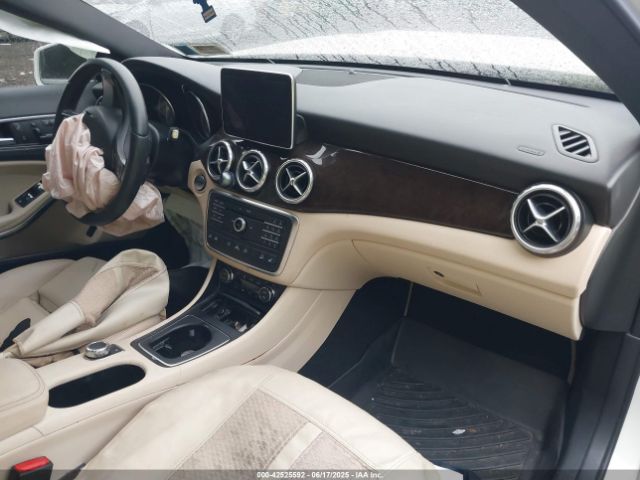 2016 MERCEDES-BENZ GLA 250 WDCTG4GB0GJ256936 Photo 4