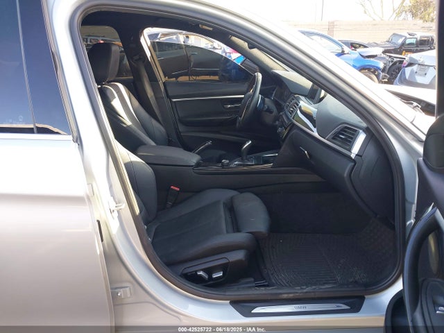 WBA8B9G32HNU56014 BMW 2017